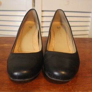 Naturalizer Black Leather Pumps — Whitney